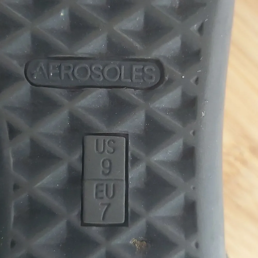 Aerosoles Women's Black Platform Sandal T Strap Toe Post Size 9W - Picture 9 of 10